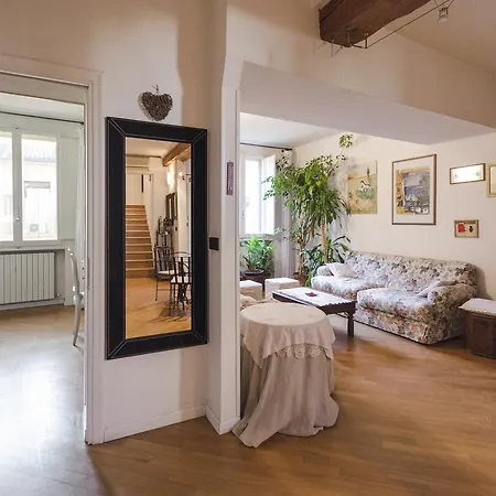 Canguroproperties - Garibaldi Apartment *